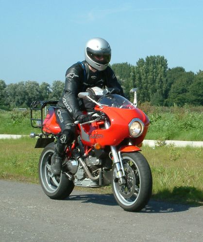 Marco op de Ducati MH900evolutione